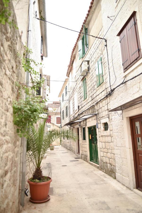 Luka'S Amber Rooms In The Center Of Trogir Buitenkant foto