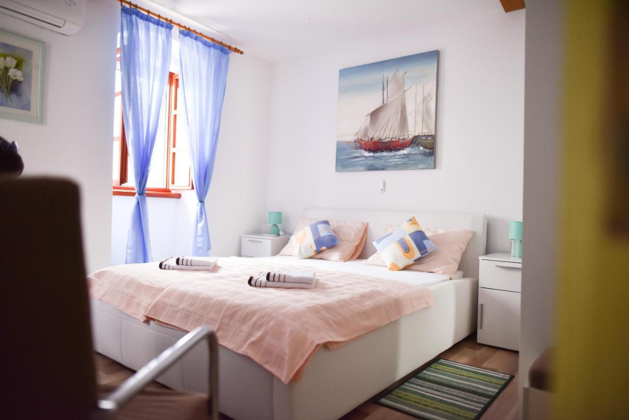 Luka'S Amber Rooms In The Center Of Trogir Buitenkant foto